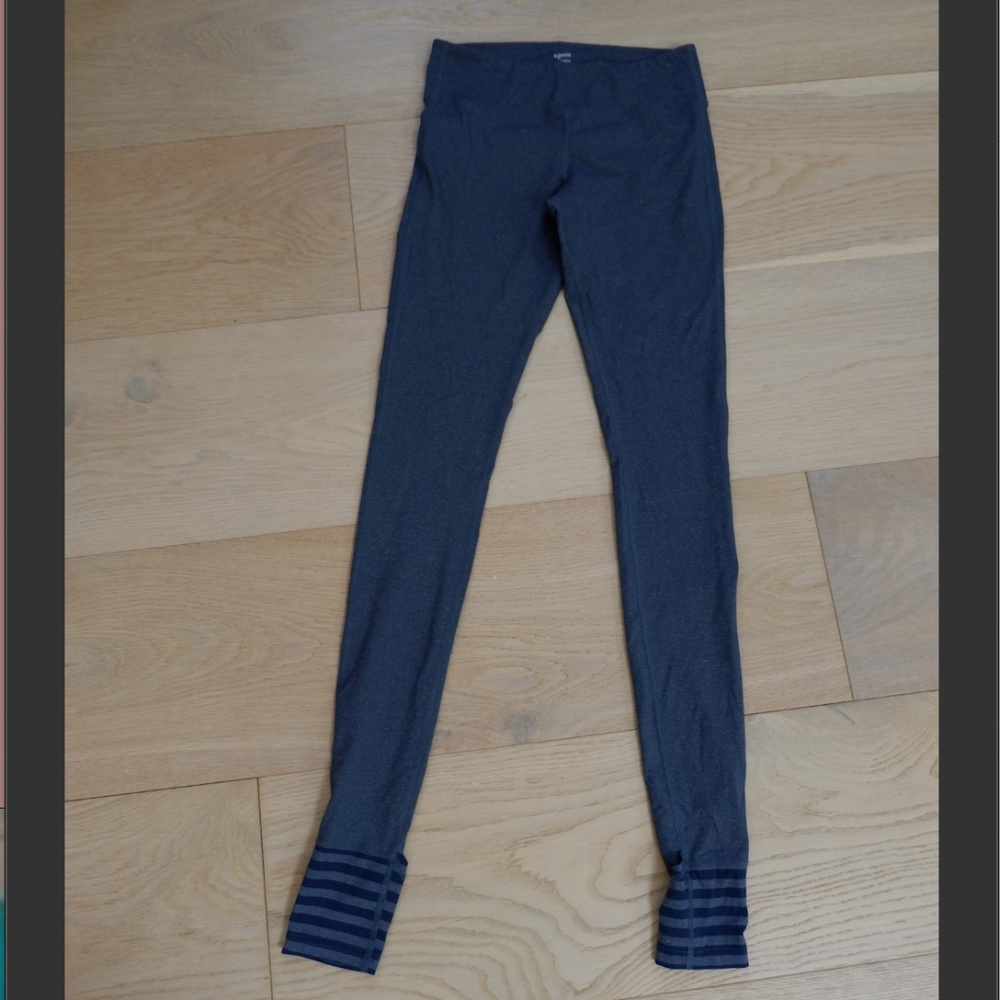 Tonic leggings with foot stirrup